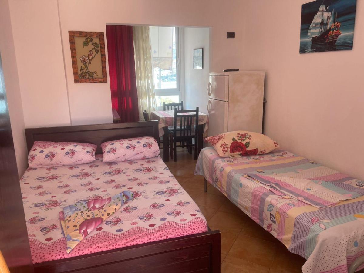 Joan's Saranda